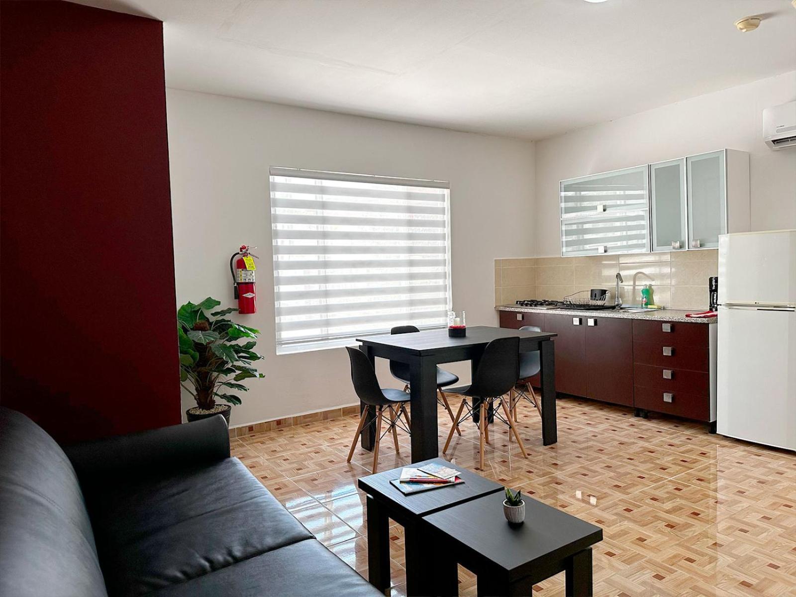 Ladybugs Apartments Палм Бич Экстерьер фото
