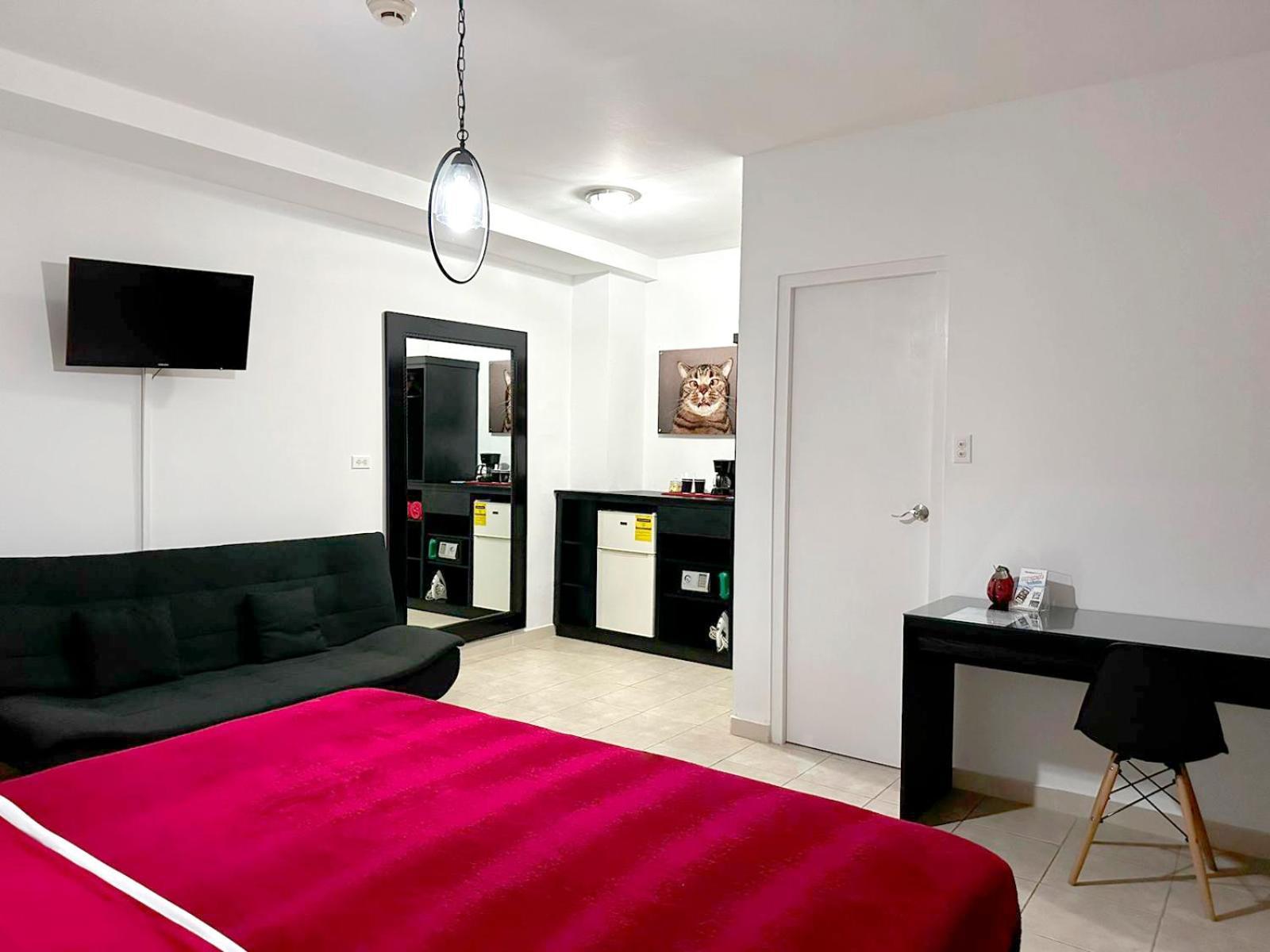 Ladybugs Apartments Палм Бич Экстерьер фото