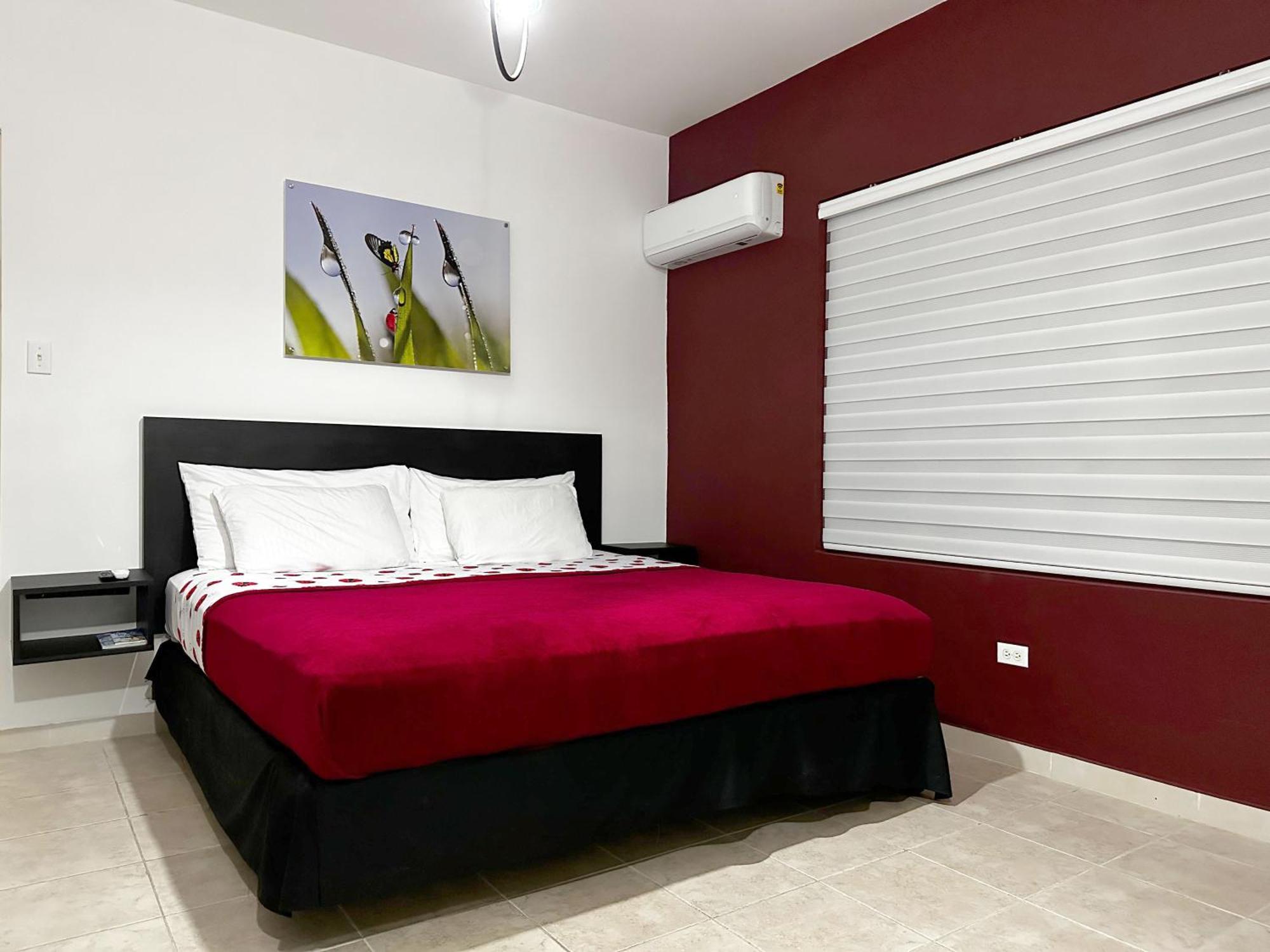 Ladybugs Apartments Палм Бич Экстерьер фото
